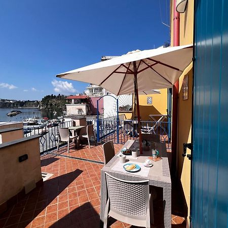 De Lamartine A Marina Di Corricella Procida Buitenkant foto
