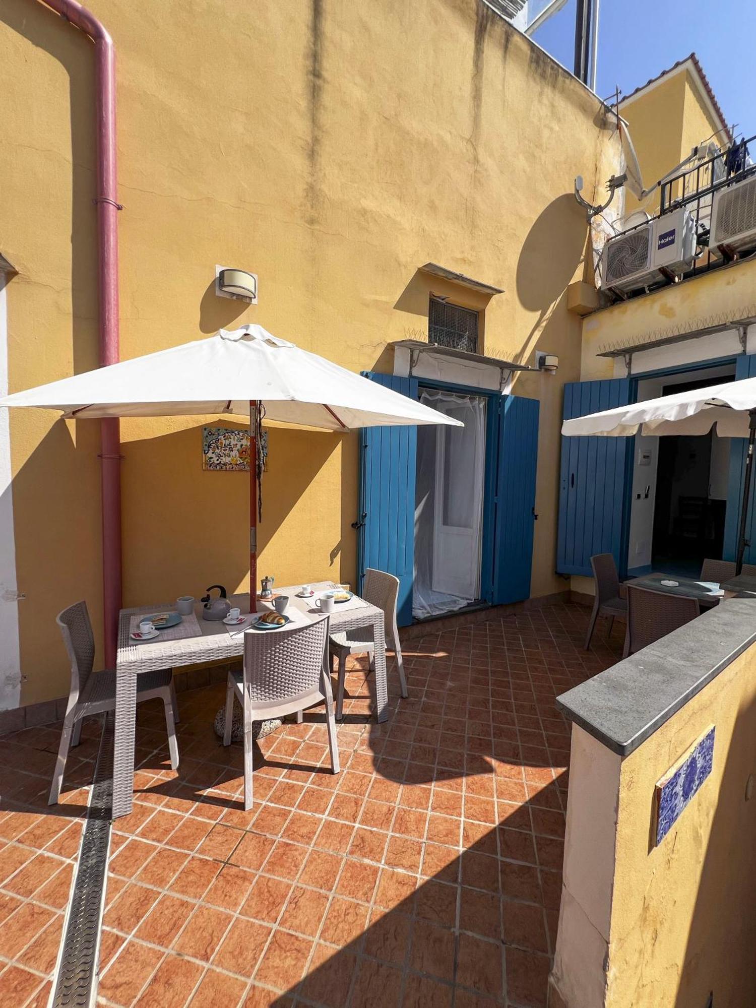 De Lamartine A Marina Di Corricella Procida Buitenkant foto